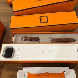 Apple watch band Hermes 44mm ebene barenia leather for Sale in Arlington  Heights, IL - OfferUp