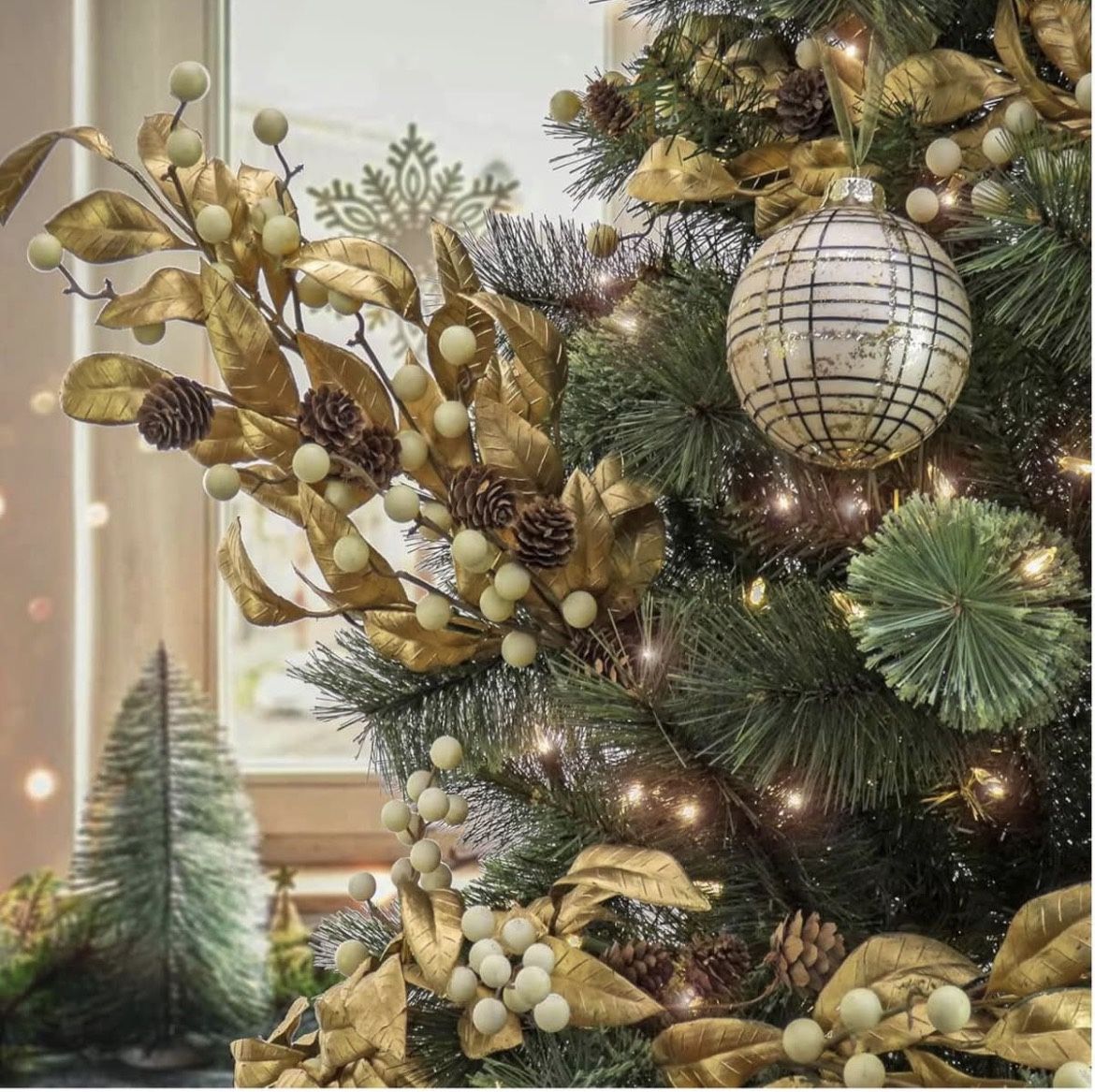 HGTV Christmas spray decor $4.00 Each Box