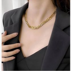 Chain Choker – Elegant. Brand NEW