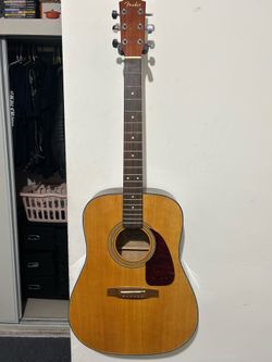 Fender DG 7 acoustic guitar.
