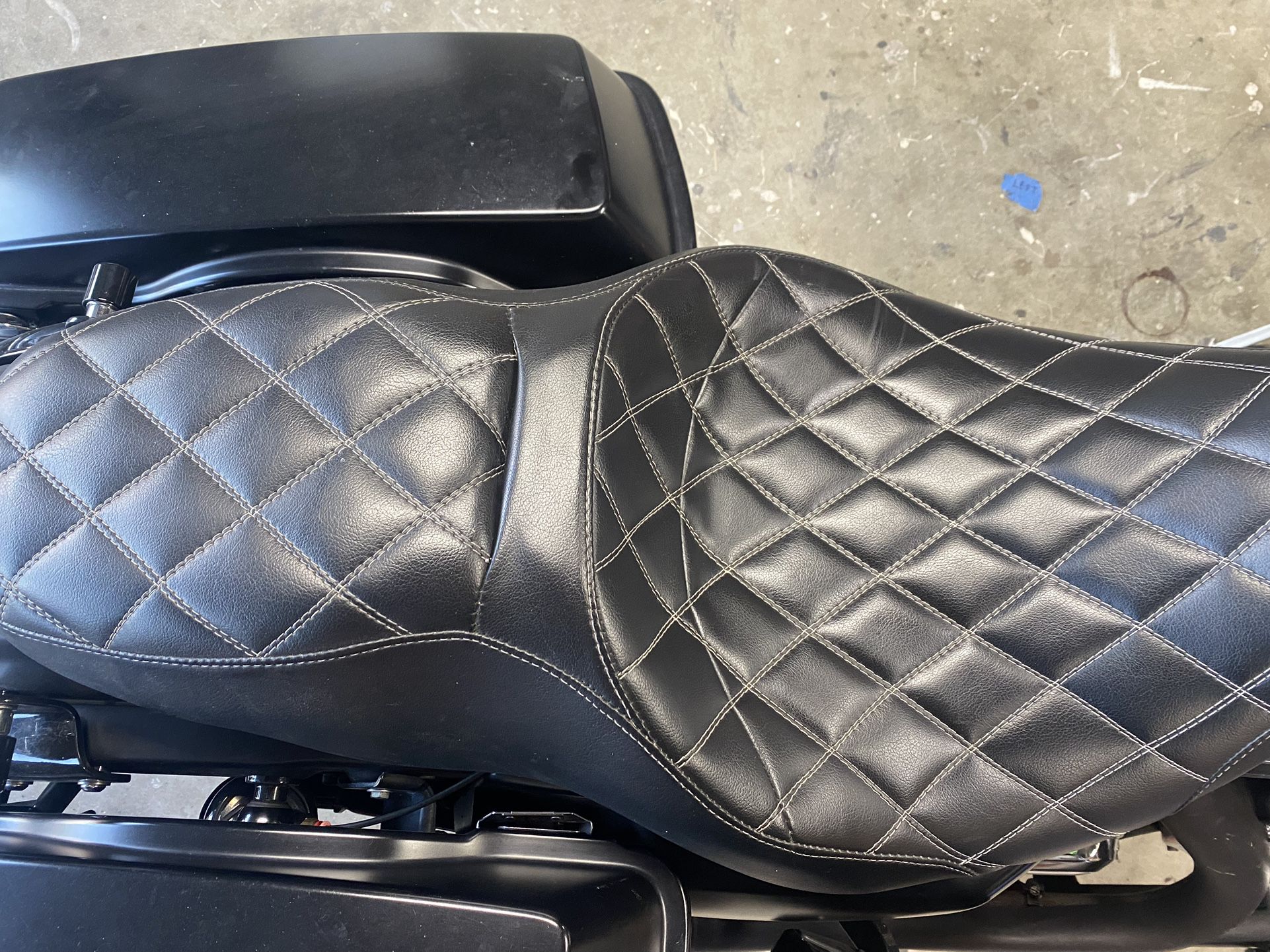 Diamond stitch seat, Harley-Davidson Seat 