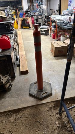 25 Delineators  / Safety Posts