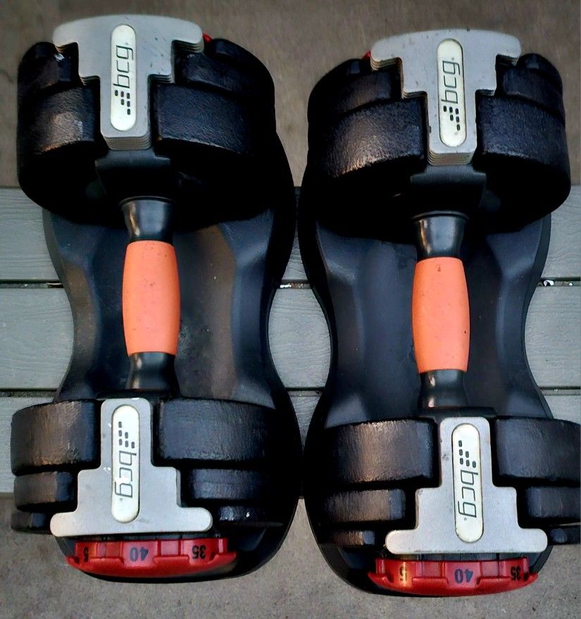 BCG adjustable dumbbells are available in several versions, including a 80-pound adjustable dumbbell set. 40lbs Each