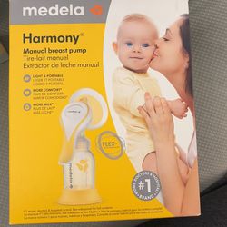 Medela Manual breast pump with Flex Shields Harmony Single Hand for More Comfort and Expressing More Milk