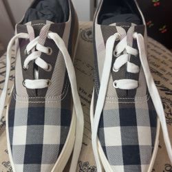 Burberry House Check Pointed-Toe Sneakers
