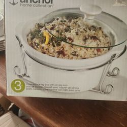 Covered Baking Dish With Serving Rack