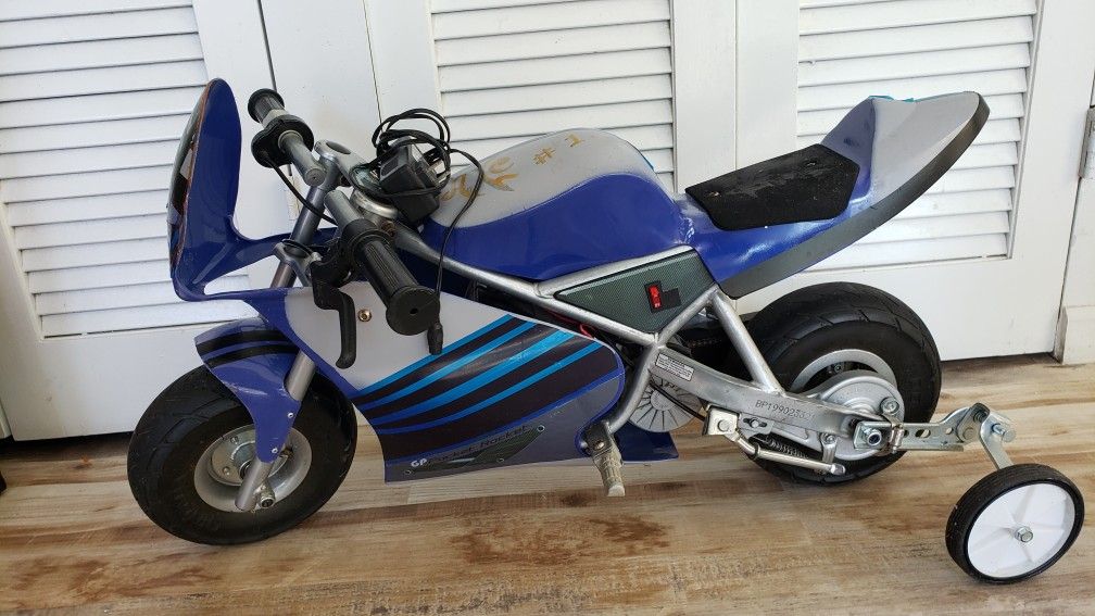 RAZOR 24 VOLT ELECTRIC SINGLE SPEED RACING MOTORCYCLE POCKET ROCKET BLUE