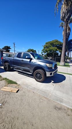 Toyota tundra 2008