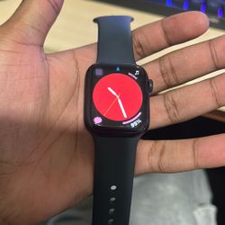 apple watch series 7 (GOOD CONDITION)