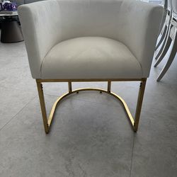 Beautiful eight dining chair, brand new