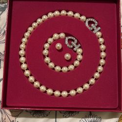 FAUX PEARLS  SET