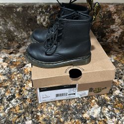 Kids Airwair Doc Martens 