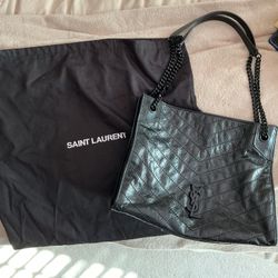 Authentic YSL Yves Saint Laurent medium Niki bag In Black