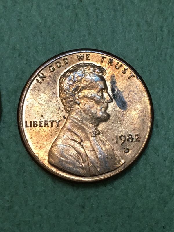 1982 d large date 3 1 grams cooper and 1982 d small date 2 5 grams zinc