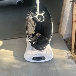 4moms mamaRoo 5 Multi-Motion Baby Swing in Black