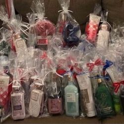 Brand new bath and body works sets. $10 each or 25 for $200. Price is firm. :) Higley and ray.