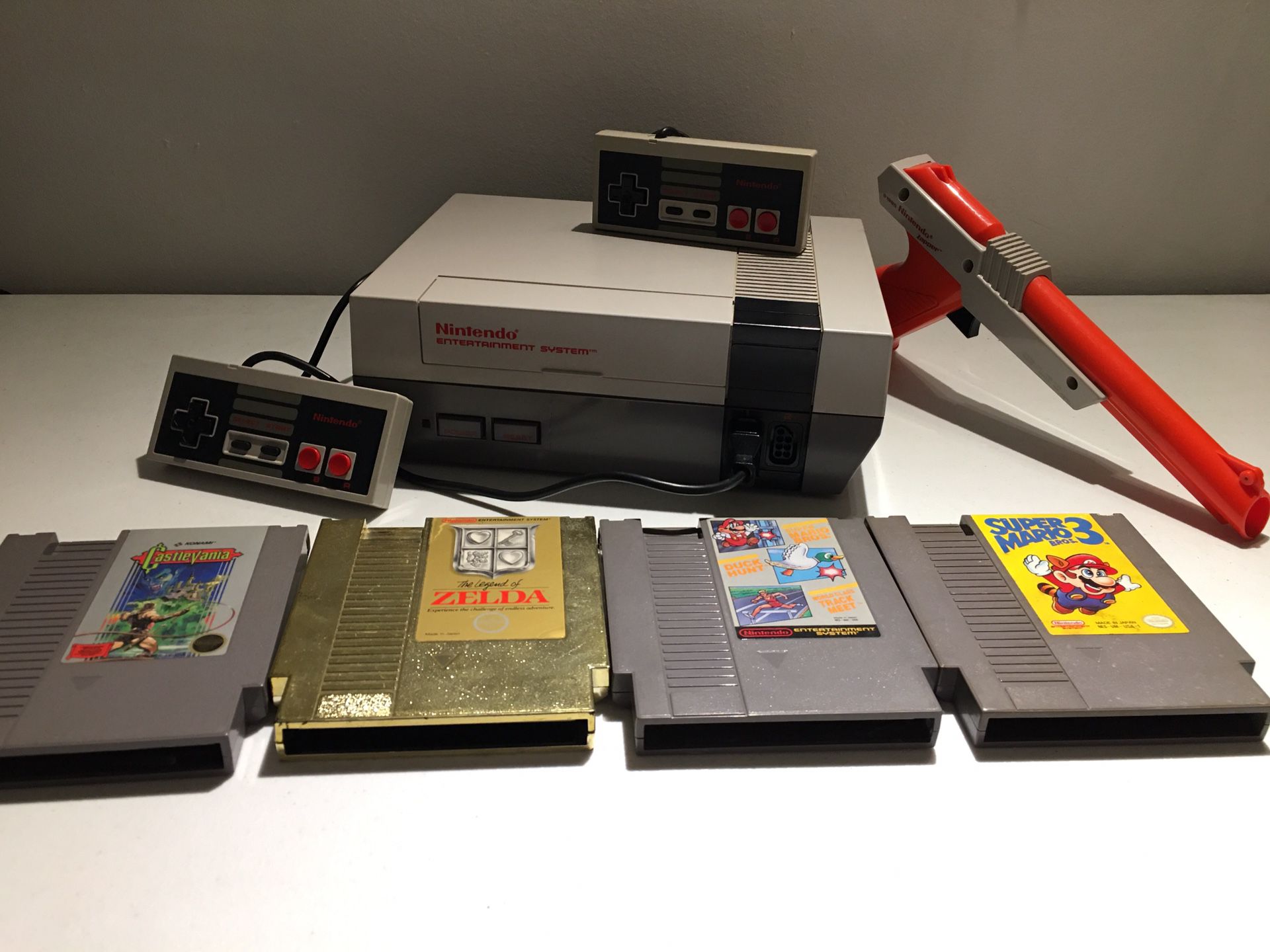 1985 Nintendo Entertainment System and Games