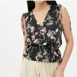 New Banana Republic Black Foral Bird Print Sleeveless Blouse Size Medium