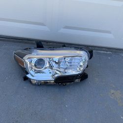 Toyota Tacoma Headlight 2016-2021, Toyota Tacoma Headlamp, OEM ORIGINAL TOYOTA PART, passenger side 