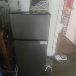 Mini Fridge 