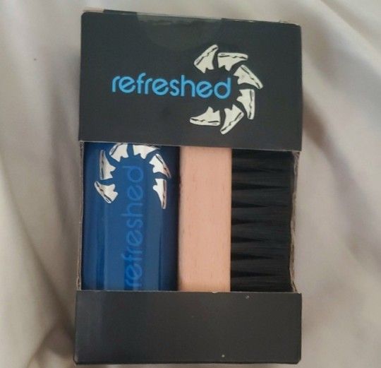 Refresh Blue and Black Shoe Care Set