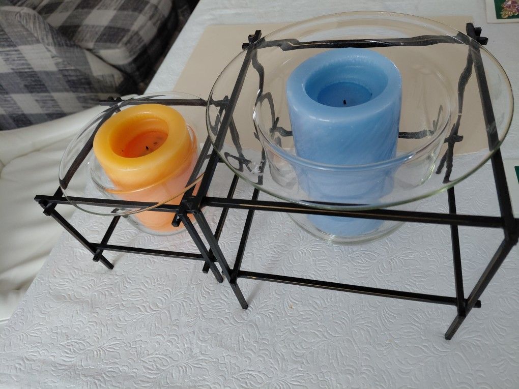 Glass Holder W Candles And Wire