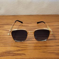 Stylish Gold Frame Glasses – Lightweight & Trendy