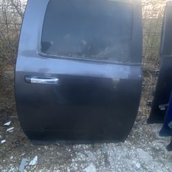 09-18 Purplish Ram 19-24 Ram Classic Crew Passenger Rear Door OEM MKD75