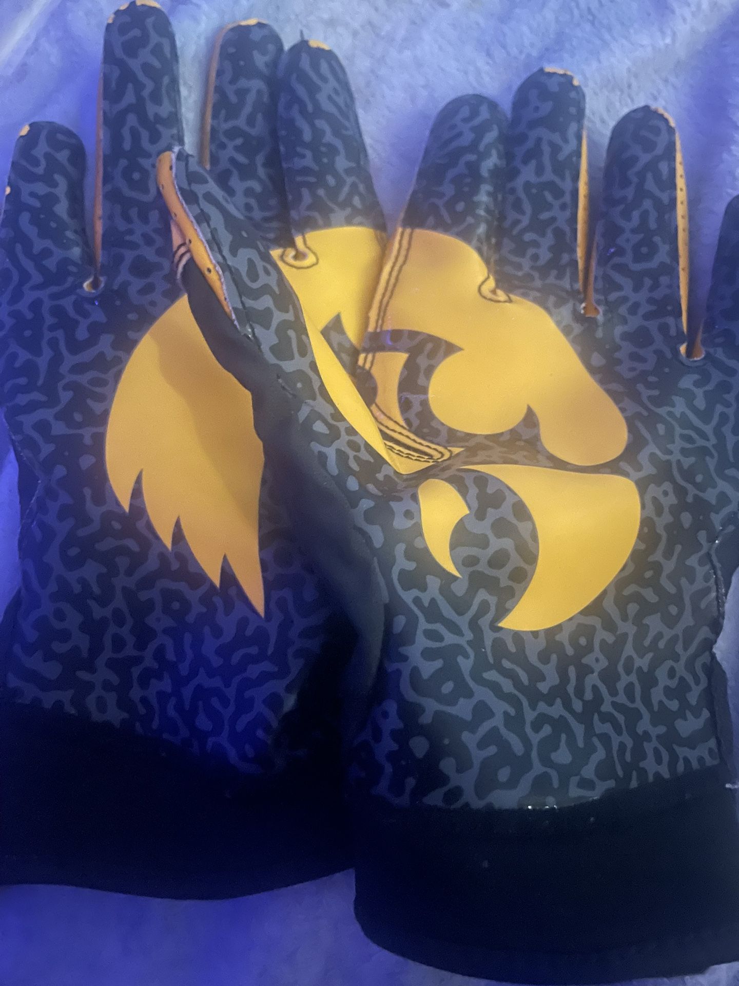 iowa gloves