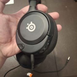 Steel Series Arctis NOVA 1 Headset