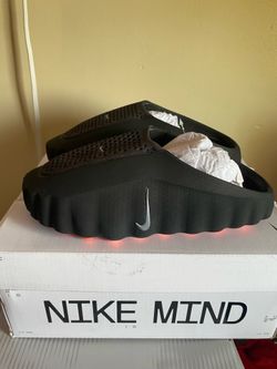 Nike mind slides size 8