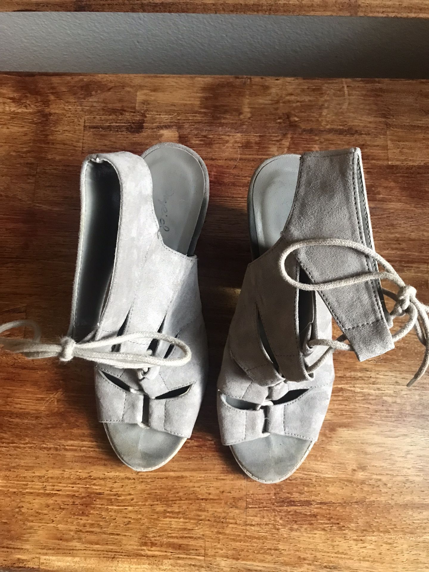 Women’s Heeled Dress Boot Shoes Size 8.5