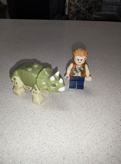 LEGO Jurassic World Owen Grady Minifigure with Triceratops Figure