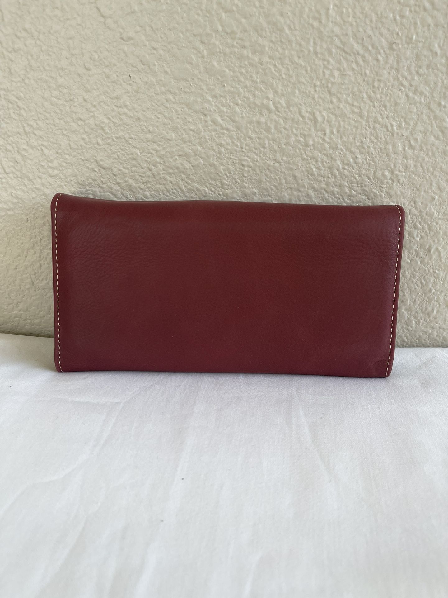 	Elegant Burgundy Genuine Leather Wallet