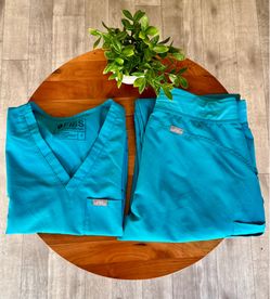 Figs scrubs - small