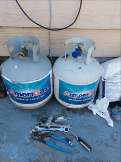 2 propane  empty tanks
