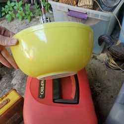 Vintage Yellow Pyrex Bowl 404