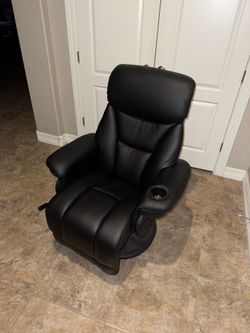 Black Leather Swivel Recliner w/ Cup Holder – Great Condition!