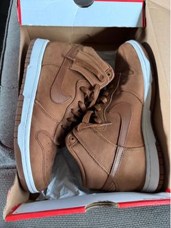 W NIKE DUNK HIGH PRM MF SIZE 9