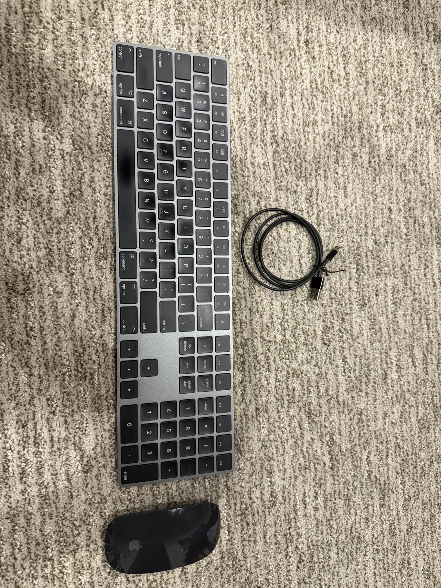 Apple Magic Keyboard and Mouse Mouse 2