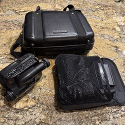Sony Handy Cam CCD-TR4 8mm Analog Camcorder With Accessories And Bag 