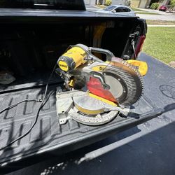 Miter Saw / 15 Amp Corded 12 in. Compound Double Bevel Miter Saw