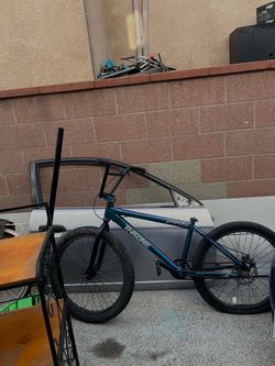 throne 24 inch has flat back tire, i have the seat of it in another bike
