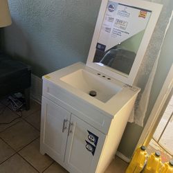 White Vanity With Top And Mirror New 