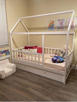 Coco Village House Trundle Bed