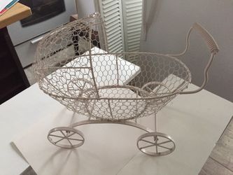 Wire baby carriage