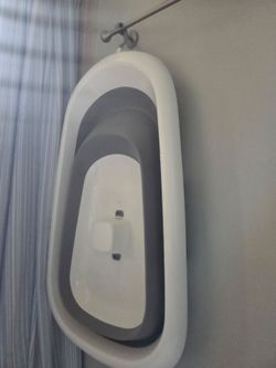Bath tub