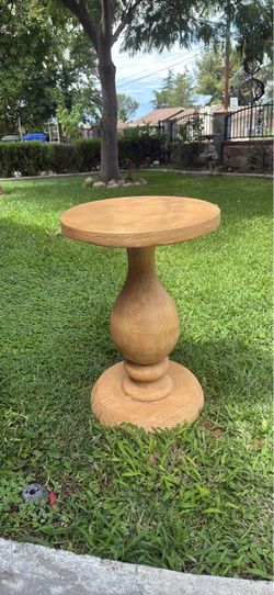 Round Wood Pedestal Side Table