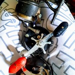 3 Ocean Fishing Reels...PENN, Jigmaster , Zebco Surflite