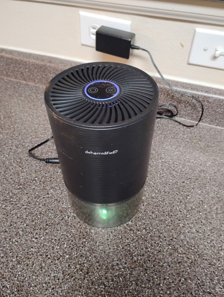 Dehumidifier 23W Model DH-CS03